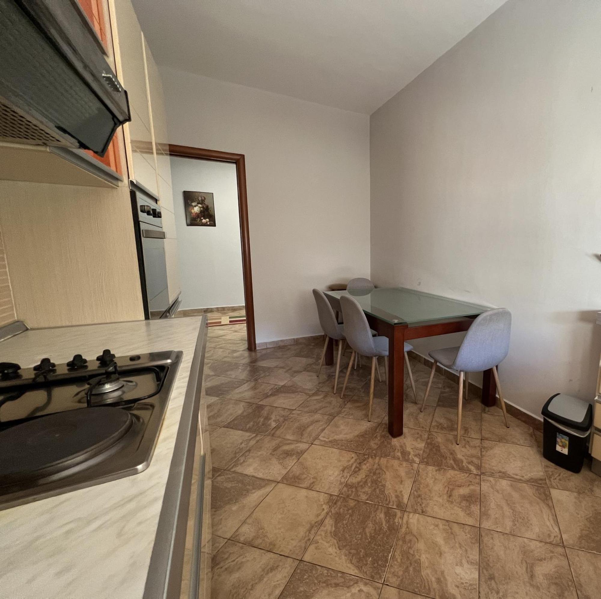 Elly Apartment ドゥラス エクステリア 写真